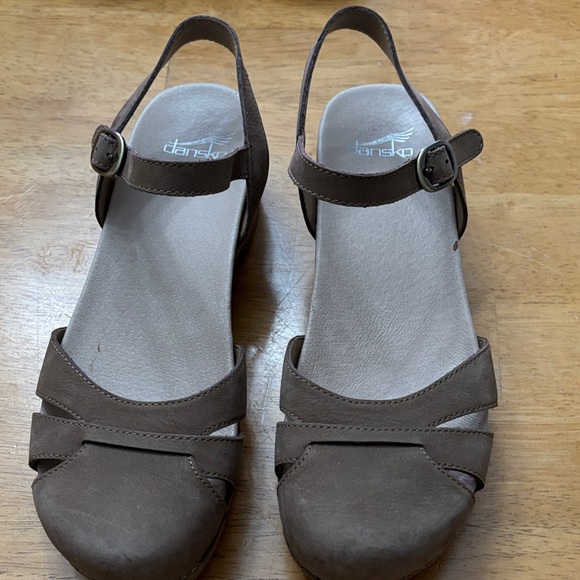 Dansko Women's Tan Sandals - Picture 1 of 4